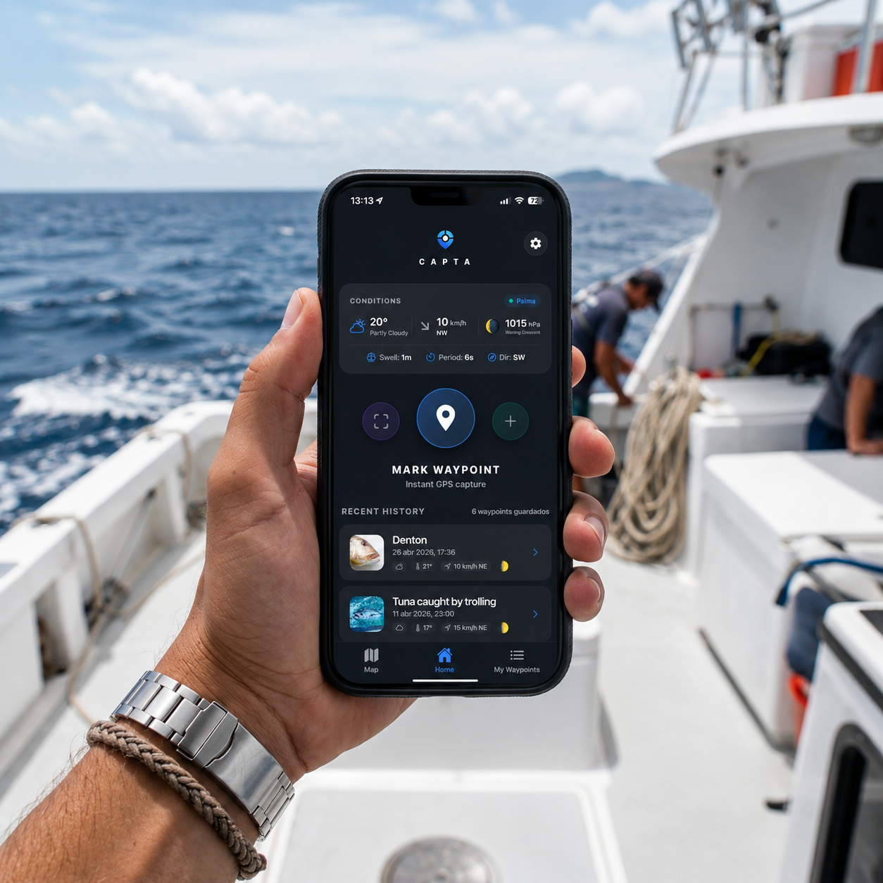 Móvil iPhone mostrando la interfaz de CAPTA con marea y viento
